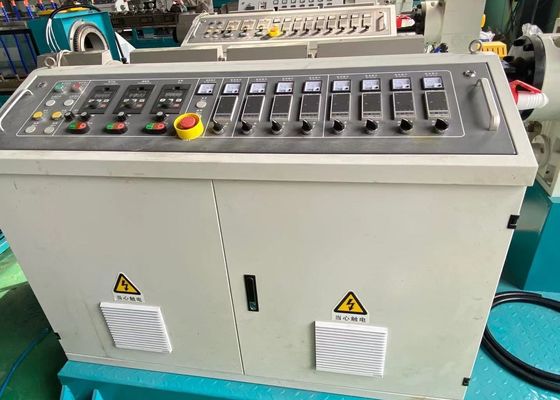 250-630mm একক স্ক্রু এক্সট্রুডার মেশিন জল গ্যাস তেল সরবরাহ পায়ের পাতার মোজাবিশেষ