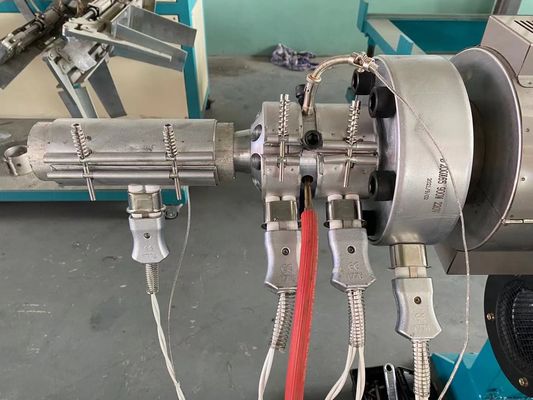 16-63mm PE PP একক প্রাচীর ঢেউতোলা পাইপ এক্সট্রুশন লাইন একক স্ক্রু